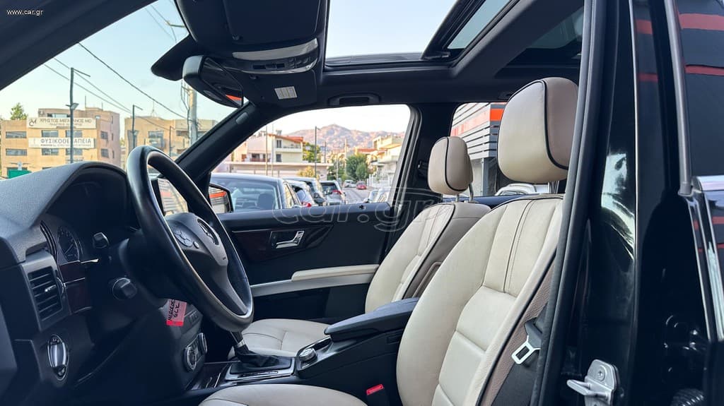 Mercedes-Benz GLK 300 2009 Ελληνικό, 1ο Χέρι, 4MATIC, Panorama, Δέρμα,Οθόνη, Βιβλίο thumbnail 12