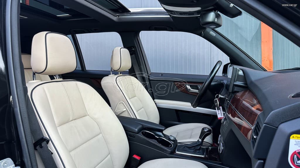 Mercedes-Benz GLK 300 2009 Ελληνικό, 1ο Χέρι, 4MATIC, Panorama, Δέρμα,Οθόνη, Βιβλίο thumbnail 14